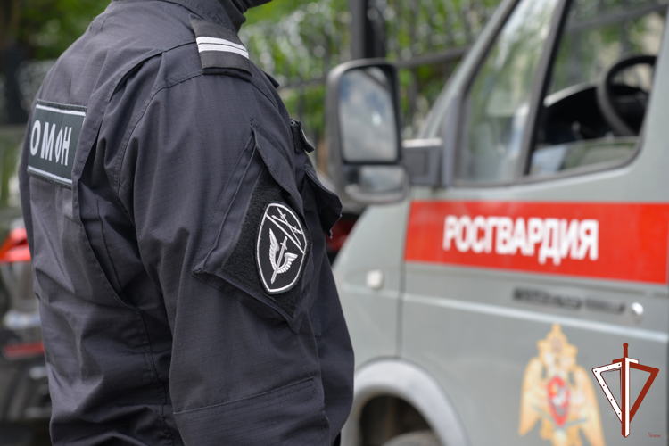 Взрывотехники ОМОН Росгвардии в Екатеринбурге обезвредили боевой артиллерийский снаряд