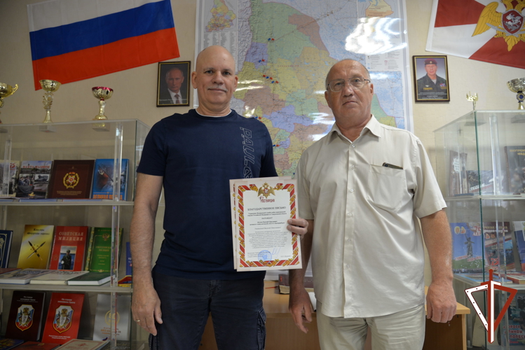 В Екатеринбурге ветераны Росгвардии наградили байкеров – участников патриотического мотопробега «Эстафета Победы»