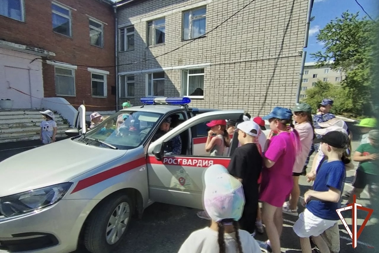 В Свердловской области дан старт ведомственной акции «Каникулы с Росгвардией»