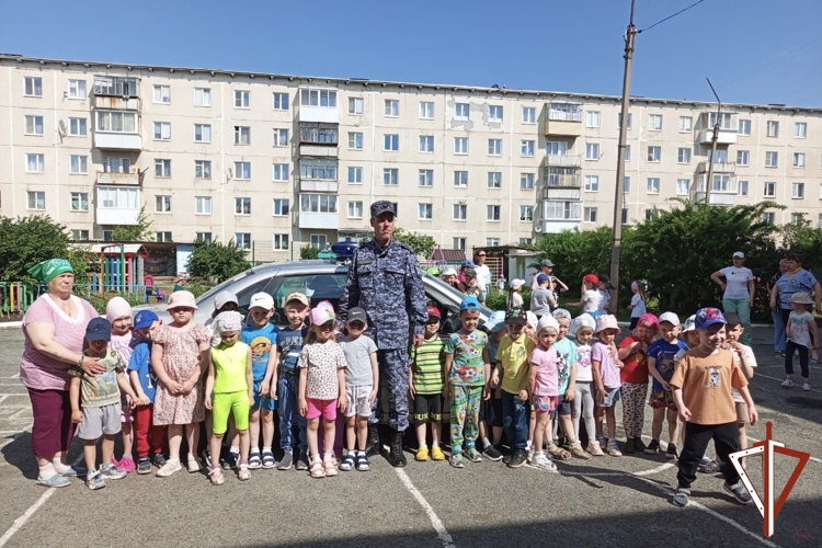 В Свердловской области дан старт ведомственной акции «Каникулы с Росгвардией»