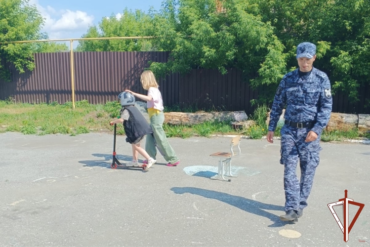 На Среднем Урале продолжаются мероприятия в рамках ведомственной акции «Каникулы с Росгвардией»
