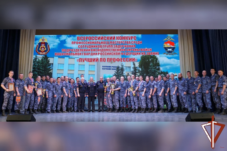 Уральские росгвардейцы стали победителями Всероссийского конкурса профмастерства среди сотрудников вневедомственной охраны