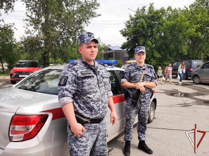 Росгвардия обеспечила правопорядок на праздновании Дня России в Свердловской области