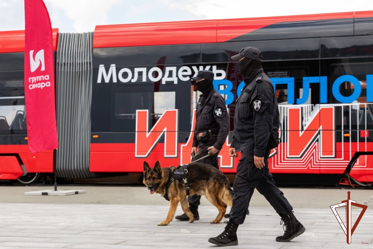 Росгвардия в Екатеринбурге обеспечила безопасность проведения Международной промышленной выставки "Иннопром - 2025"