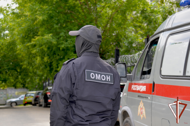 Взрывотехники ОМОН Росгвардии в Свердловской области обезвредили артиллерийский снаряд 