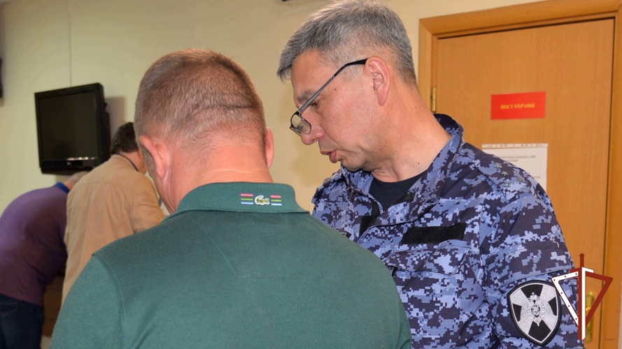 Росгвардия продолжает оказывать содействие в передаче гражданского гладкоствольного оружия на СВО