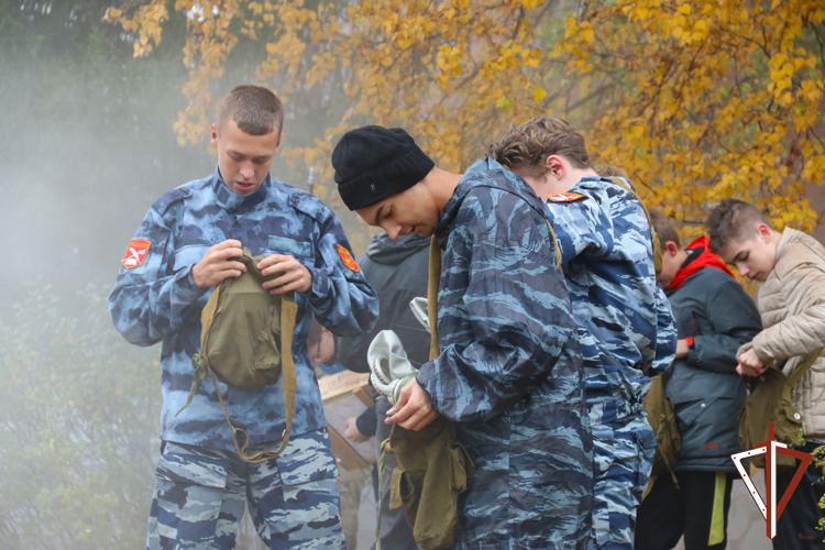 В Екатеринбурге ОМОН Росгвардии провел военизированную эстафету для молодежи