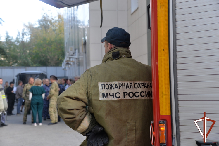 Межведомственное пожарно-тактическое учение Росгвардии и МЧС состоялось в Екатеринбурге    