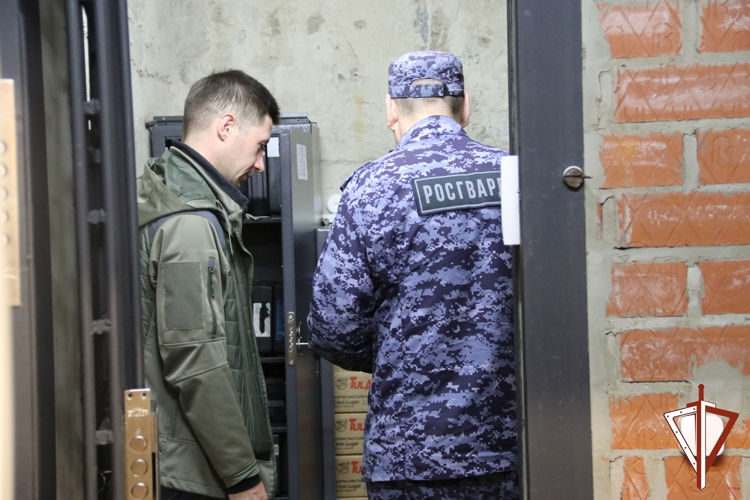 Росгвардия проводит проверки в рамках надзора за оборотом оружия 