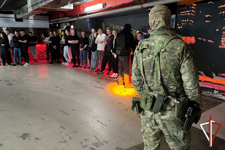 В Екатеринбурге при силовой поддержке Росгвардии прошел рейд по ночным клубам 