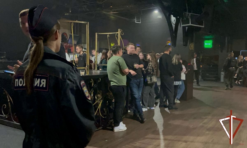 В Екатеринбурге при силовой поддержке Росгвардии прошел рейд по ночным клубам