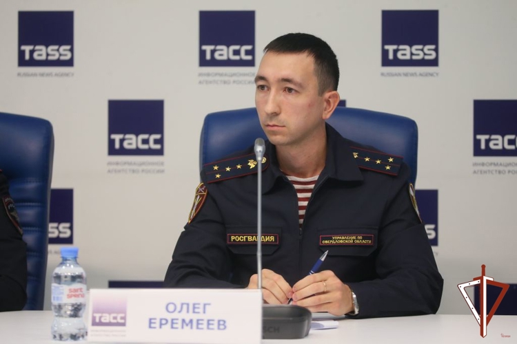 Представитель Управления Росгвардии по Свердловской области принял участие в пресс-конференции, посвященной вопросу применения перцовых баллончиков