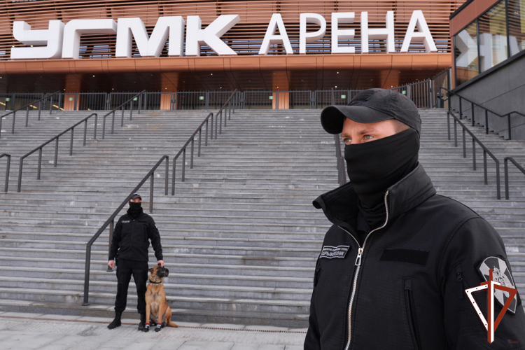 В Екатеринбурге Росгвардия обеспечила антитеррористическую защищенность на матче регулярного чемпионата Континентальной хоккейной лиги