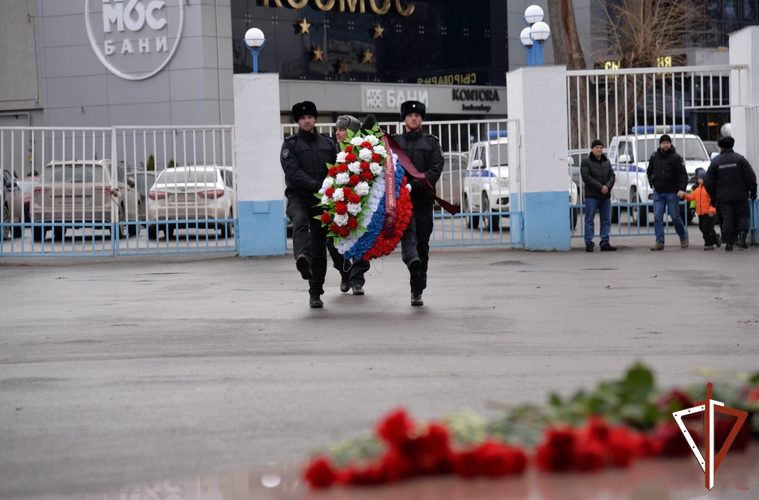 В Екатеринбурге почтили память погибших правоохранителей