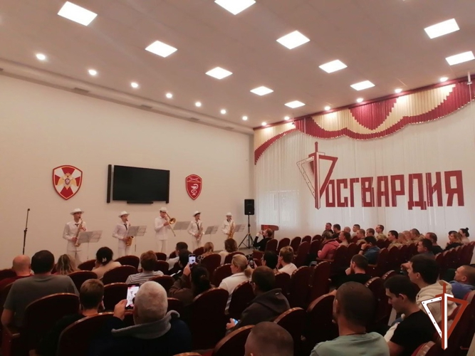 Детский музыкальный коллектив выступил с концертом для пациентов 5-го военного клинического госпиталя Росгвардии