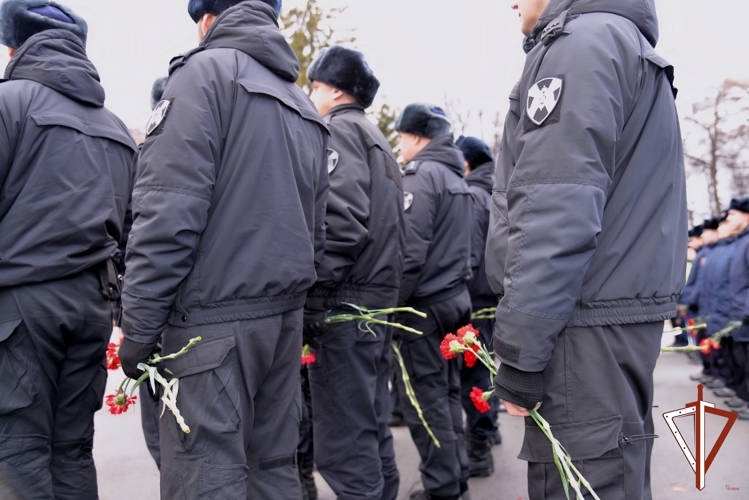 В Екатеринбурге почтили память погибших правоохранителей