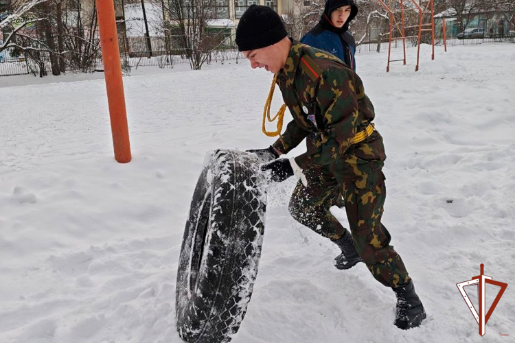 Сотрудники ОМОН Росгвардии прияли участие в мероприятии памяти Героя России Виктора Чечвия в Свердловской области