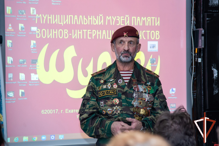 Представители ОМОН «Малахит» Управления Росгвардии по Свердловской области почтили память сослуживцев