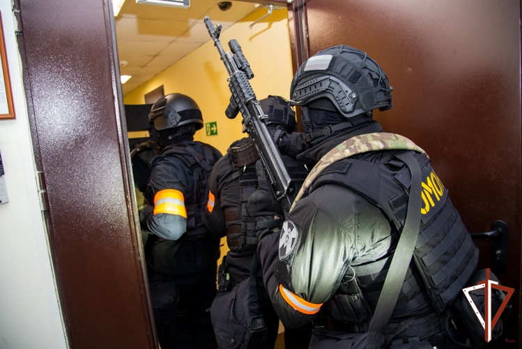 В Екатеринбурге с участием Росгвардии проведена тренировка на объекте УТ МВД России по УрФО (видео)