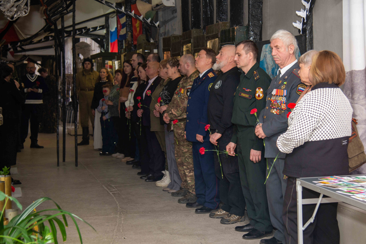 В Екатеринбурге в преддверии юбилея ведомства открылась фотовыставка «Росгвардия: войска правопорядка» 