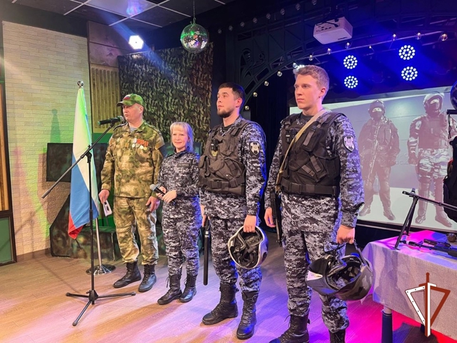 В Свердловской области сотрудники вневедомственной охраны провели встречу со студентами по профилактике терроризма 