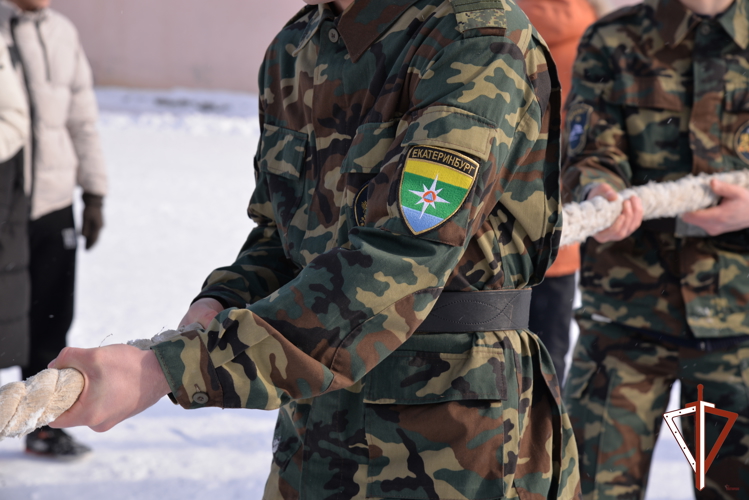 На базе ОМОН «Малахит» в Екатеринбурге состоялась традиционная военизированная эстафета для молодежи