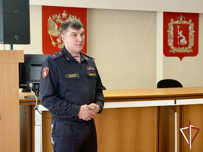 Представительниц прекрасного пола управления Росгварди по Свердловской области с предстоящим Международным женским днём поздравил ансамбль песни и пляски 