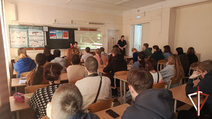 В Свердловской области росгвардейцы провели встречи с молодежью по профилактике терроризма