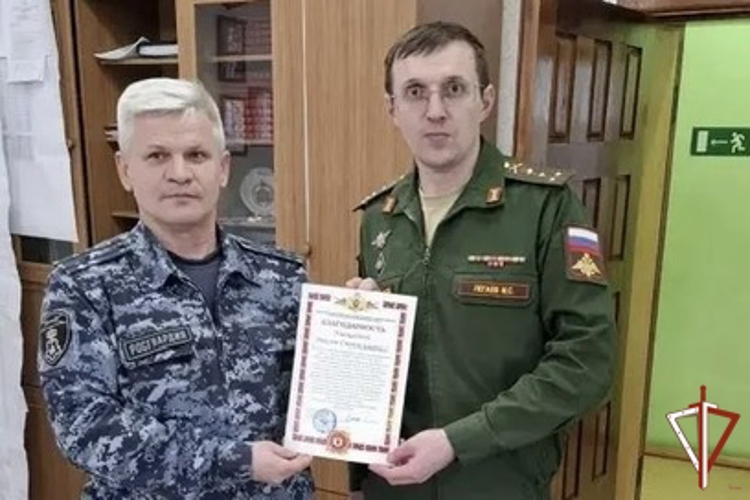 Росгвардейцы в Свердловской области поздравляют сотрудников военных комиссариатов с профессиональным праздником