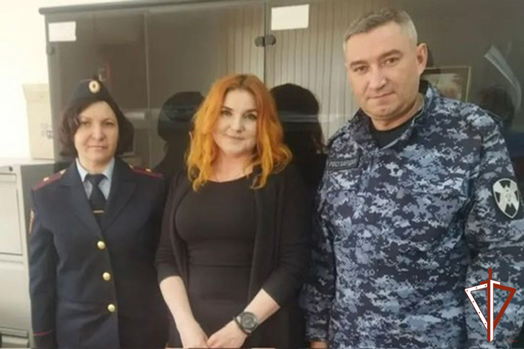 Росгвардейцы в Свердловской области поздравляют сотрудников военных комиссариатов с профессиональным праздником