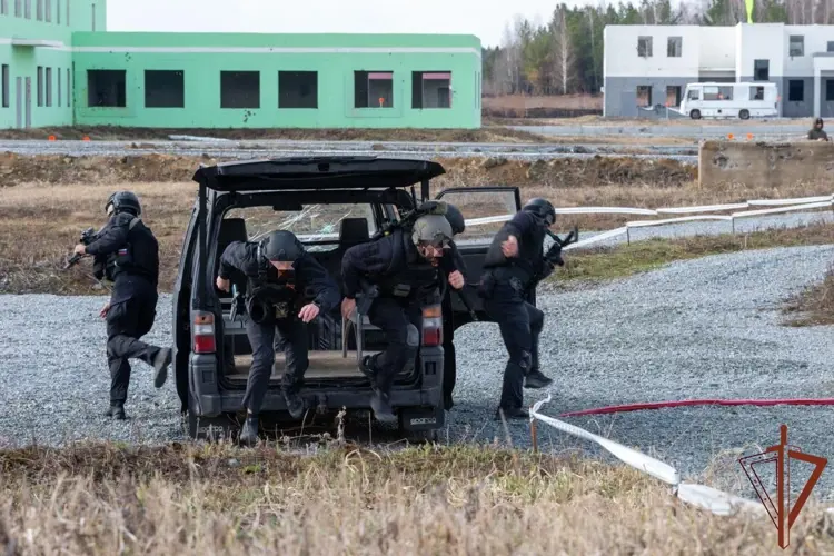 Свердловский СОБР «Вогул» стал победителем на соревнованиях среди подразделений специального назначения Уральского округа Росгвардии