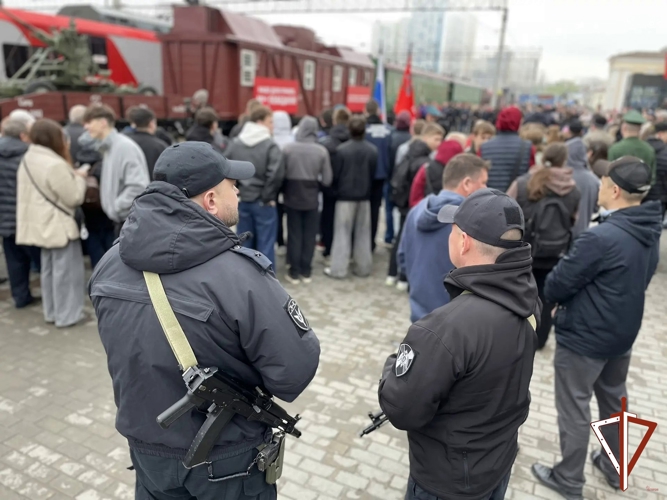 В Свердловской области Росгвардия приняла участие в обеспечении безопасности массовых мероприятий и прибытия «Эшелона Победы»