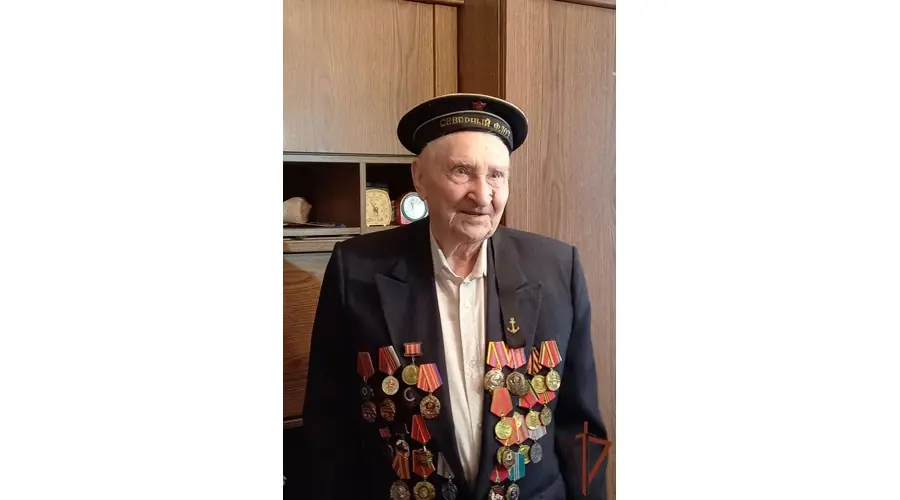 Ветеранов Великой Отечественной войны на Урале росгвардейцы поздравили персональными парадами