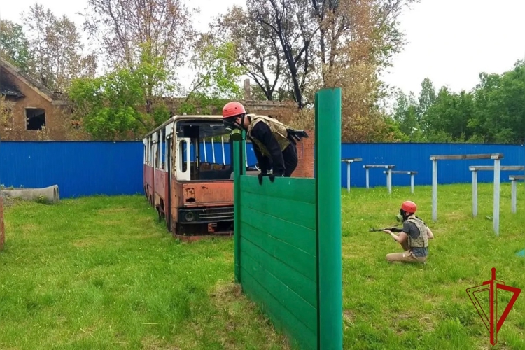 В Нижнем Тагиле дети побывали на базе ОМОН в рамках акции «Каникулы с Росгвардией»