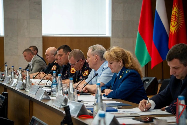 Руководитель управления вневедомственной охраны Росгвардии по Свердловской области принял участие во Всероссийском совещании-семинаре в Нижнем Новгороде