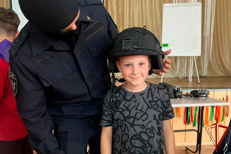 Сотрудники ОМОН «Рассвет» провели урок безопасности для школьников Нижнего Тагила