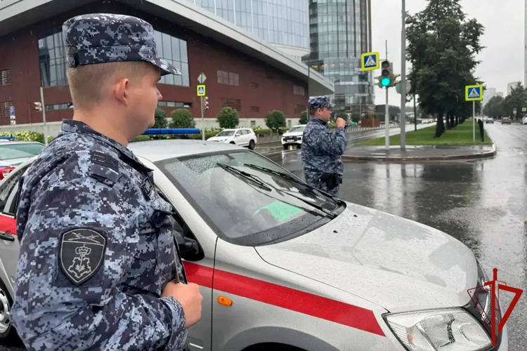 Росгвардия приняла участие в обеспечении безопасности Дня города в Екатеринбурге