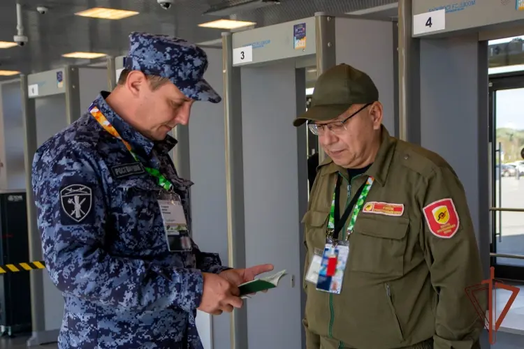 В Уральском округе Росгвардии подвели итоги обеспечения безопасности Международного молодежного фестиваля (видео)