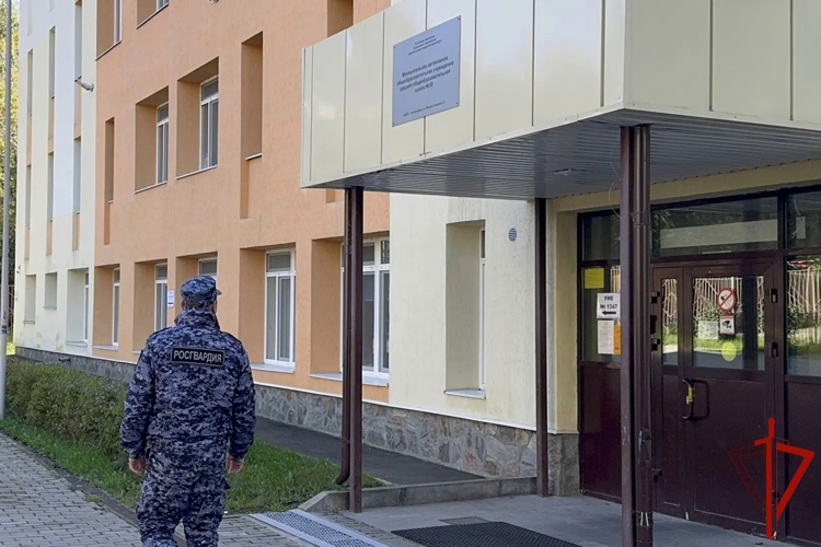 Личный состав Управления Росгвардии по Свердловской области принял участие в обеспечении безопасности проведения Единого дня голосования на Среднем Урале