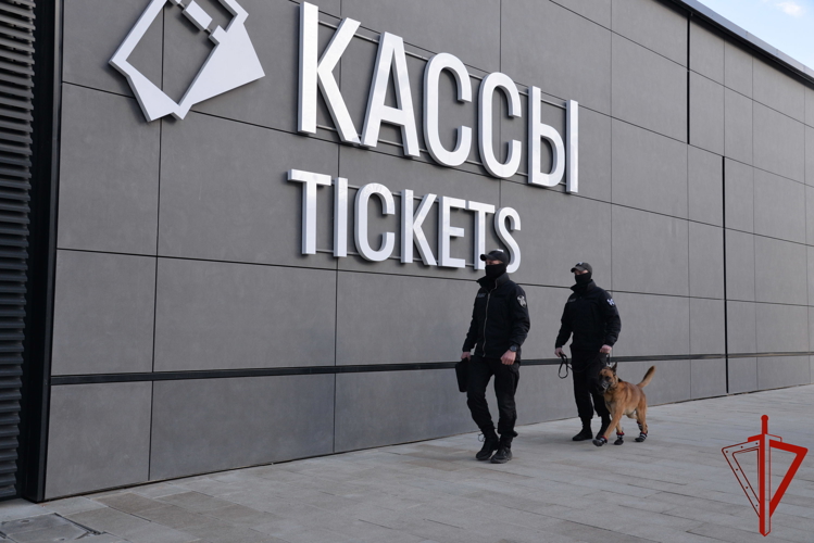 Росгвардейцы приняли участие в обеспечении безопасности массовых мероприятий в Свердловской области