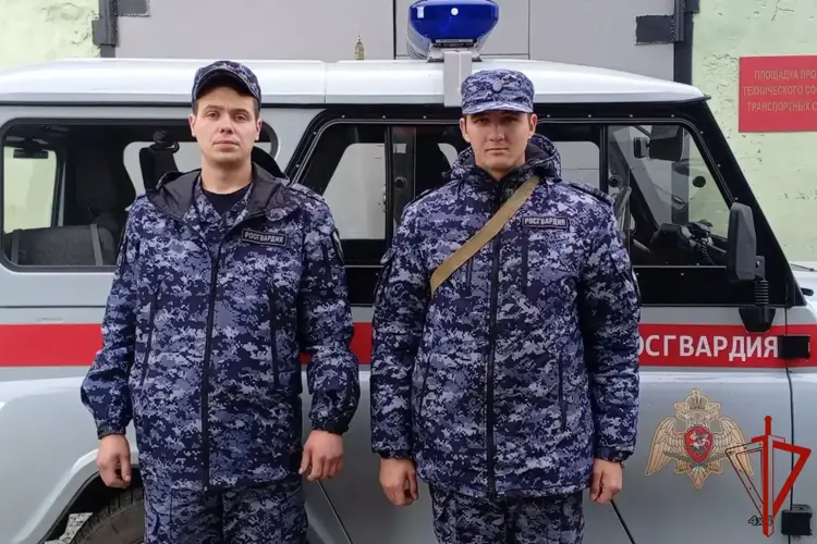 В Свердловской области росгвардейцы предотвратили опасный инцидент с диким зверем