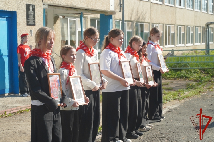 Сотрудники ОМОН в Екатеринбурге почтили память погибшего сослуживца