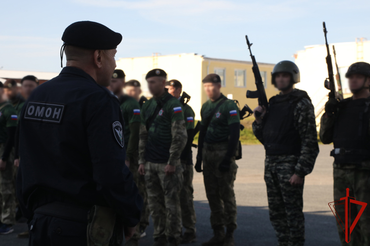 В Екатеринбурге на базе ОМОН прошли тактико-специальные занятия