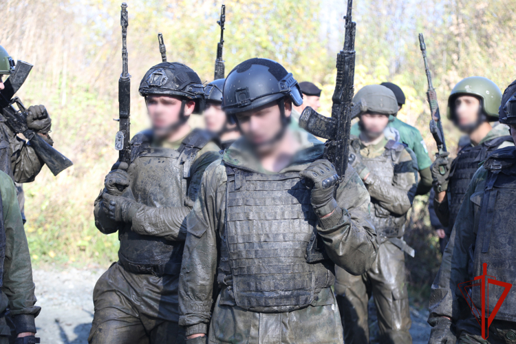 В Екатеринбурге на базе ОМОН прошли тактико-специальные занятия