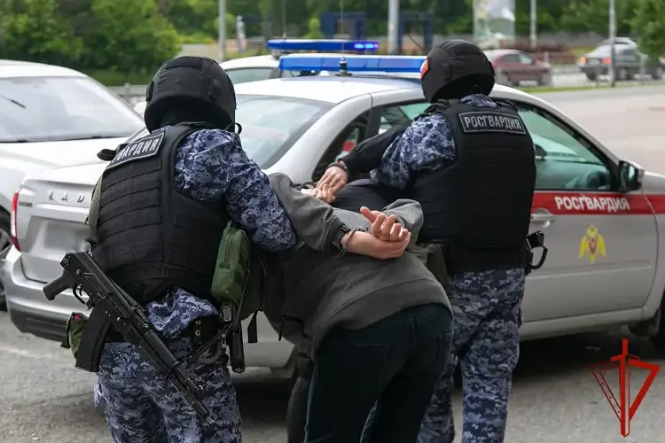В Свердловской области росгвардейцы задержали подозреваемого в совершении тяжкого преступления