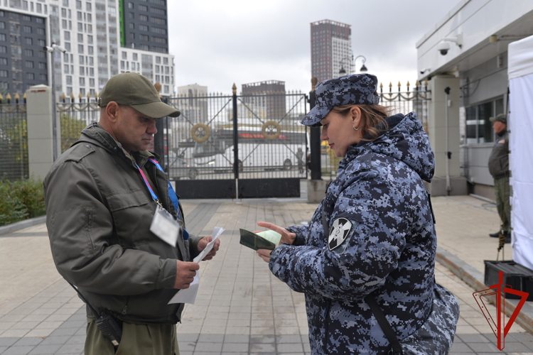 Росгвардия приняла участие в обеспечении безопасности массовых мероприятий в Екатеринбурге